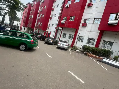 Hotel / Guest House with 140 Rooms — Utako, Abuja