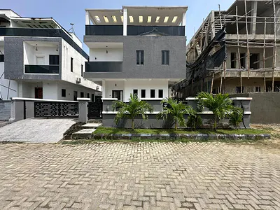 4 Bedroom Detached Duplex with Pool — Lekki, Lagos