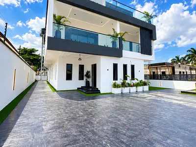5 Bedroom Fully Detached Duplex — Gwarimpa Estate, Gwarinpa, Abuja