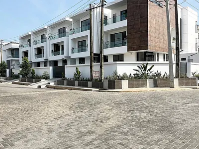 5 Bedroom Detached Duplex — Lekki, Lagos