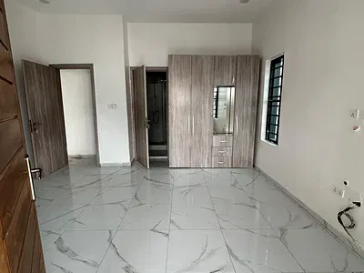 Spacious Single Room Shared Apartment — Lekki, Lagos