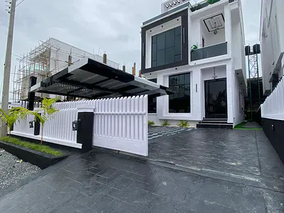 Spacious Clean 5 Bedroom Detached House — Lekki, Lagos
