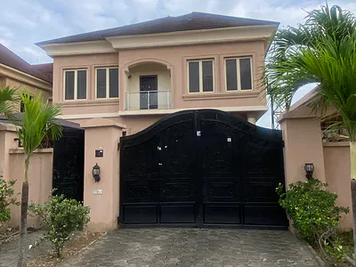 Luxury and Large 5 Bedroom Fully Detached Duplex &BQ, Laundry Room — Lekki, Lagos