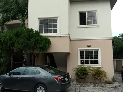 Clean and Spacious 3 Bedroom Flat — Omorire Johnson Lekki Phase 1, Lekki Phase 1, Lekki, Lagos