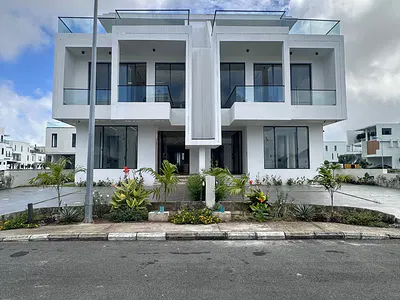 Nicely Built 5 Bedroom Semi-Detached Duplex with BQ, Pool, Cinema, Gym — Lekki, Lagos