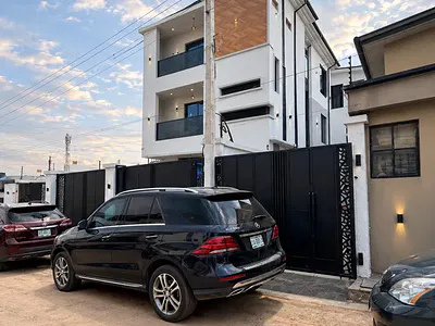 Lovely Built 4 Bedroom Detached Duplex with BQ in Secure Estate — Magodo, Lagos