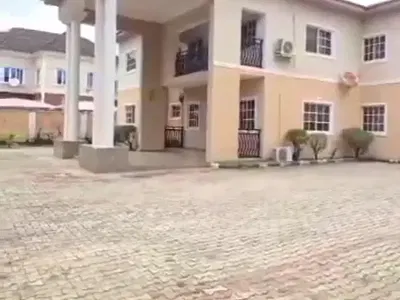 Spacious 5 Bedrooms Fully Detached Duplex — 3RD/1ST Avenue Axis, Gwarinpa, Abuja