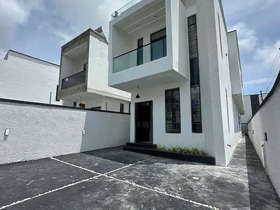 A Value Packed 5 Bedroom Fully Detached Duplex with - Pool - BQ — Sangotedo, Ajah, Lagos