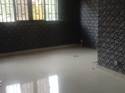 Very Clean Spaciously Built 2 Bedrooms Ist Floor Govt Blocks of Flat — Wuse Zone, Wuse, Abuja