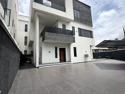 5 Bedroom Detached Duplex — Lekki, Lagos