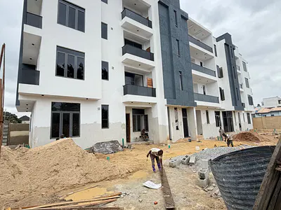 Well Finished Automated 3 Beds Apartment + BQ, Elevator, Gym & Pool — Ikeja, Lagos
