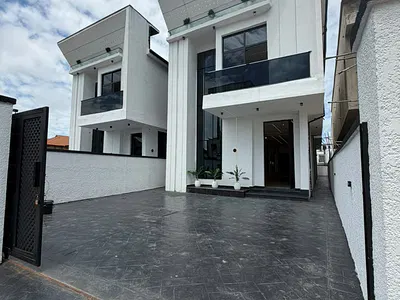 Elegant 5 Bedroom Duplex — Lekki, Lagos