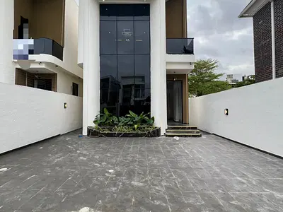 Spacious 5 Bedroom Smart Home with Pool and Gym — Chevron Lekki, Lekki, Lagos