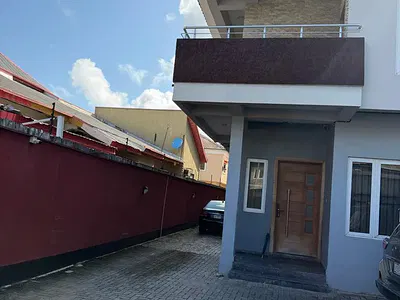 6 Bedroom Fully Detached House — Lekki, Lagos