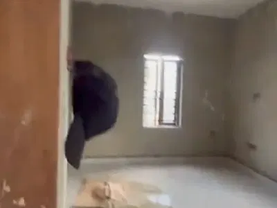 A Decent Lovely 2 Bedroom Flat — Off Pedro Road Ladilak, Shomolu, Lagos