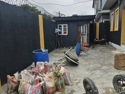 Lovely & Spacious 3 Bedroom Flat Apartment, Upstairs — Omole Phase 2, Ikeja, Lagos