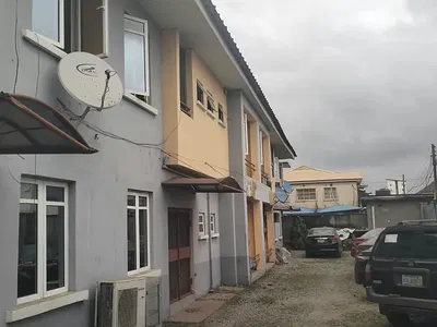 4 Nos 3 Bedroom Flat All Ensuite in Onike Yaba — Yaba, Lagos