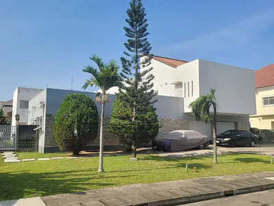 5-Bedroom Luxury Courtyard Home — Lekki, Lagos