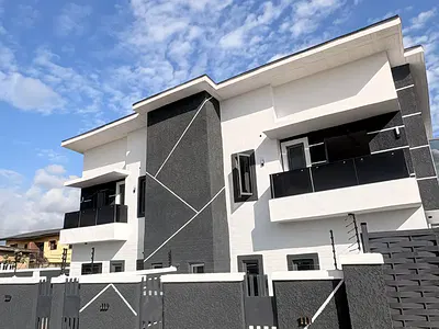 Newly Built 2 Units of 4-Bedroom Semi-Detached Duplexes Each with BQ — Behind Springfield Hotel, Obiwale, Ologuneru, Ibadan, Oyo