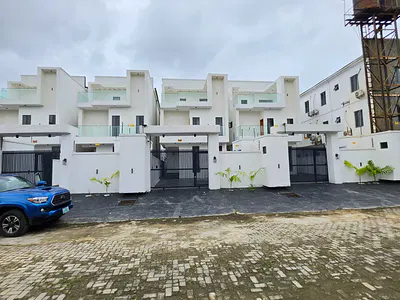 5 Bedroom Detached Duplex — Lekki, Lagos