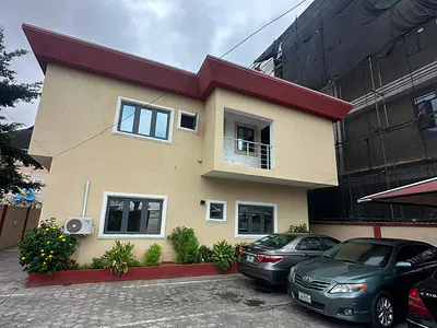 Lovely 3 Bedroom Flat, All Ensuite with Private Staircase — Lekki, Lagos