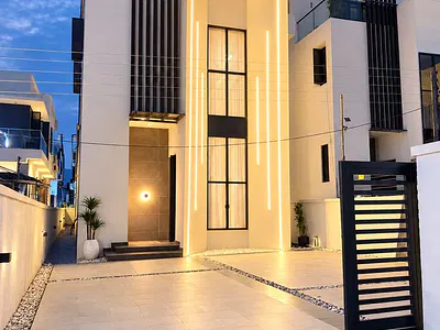 5 Bedroom Detached Duplex with Pool — Lekki, Lagos