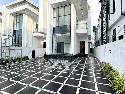 5 Bedroom Detached Duplex with Swimming Pool — Ajah, Lagos