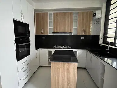 Fully Serviced and Luxury 4 Bedroom Terrace Duplex 20HRS Power Supply — Lekki, Lagos