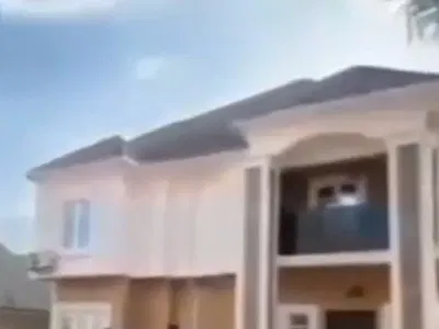5 Bedroom Fully Detached Duplex with Security House — Magodo, Lagos