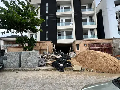 Exquisite 3 Bedroom Apartment with Elevator, Pool & Gym — Lekki, Lagos