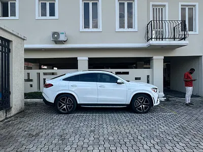 3 Bedroom Apartment with 24 Hours Power, Pool, Ac — Lekki, Lagos