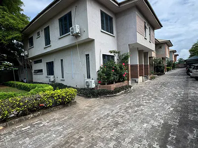 4 Bedroom Semi Detached Duplex with BQ, Steady Power, 24HRS Security. — Victoria Island (VI), Lagos