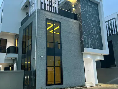5 Bedroom Detached Luxury Home — Lekki, Lagos