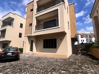 Massive 5 Beds Fully Detached Duplex with Family Lounge and BQ — Jahi, Abuja