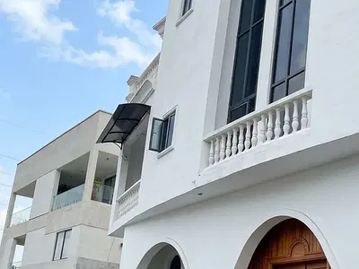 Decent 3 Bedroom Penthouse with Private Elevator, 2BQS — Ikoyi, Lagos