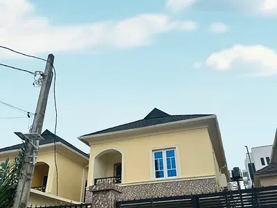 Well Maintained 4 Bedroom Terraced Duplex — Chevy View Estate, Chevron, Lekki, Lagos
