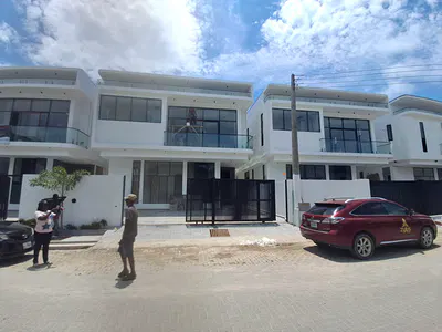 Four Bedroom Fully Detached Duplex — Orchid Road, Lafiaji, Lekki, Lagos