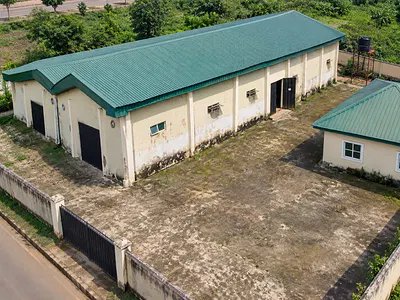 2 Nos. Warehouse Bays + 4 Bedrooms Bungalow Office Block — Proda Road Enu-Ai Expressway, Sunrise Estate Axis, Enugu, Enugu