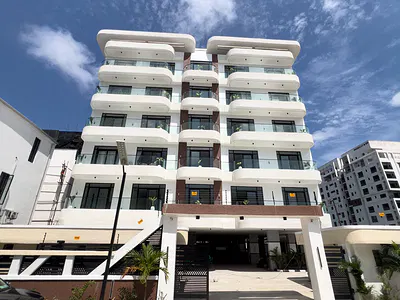 3-Bedroom Flat with En-Suite Bedrooms — Lekki Phase 1, Lekki, Lagos