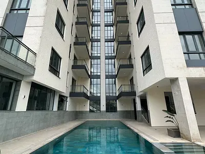 Super-Luxury 5 Bedroom Apartment on the 6th Floor with 2 En-Suite BQ — Ikoyi, Lagos