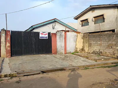 Well Mentained Bungalow on a Land Measuring 413SQM — Ikotun, Lagos