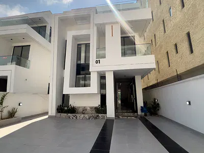 Elegant 5 Bedroom Detached Duplex — Lekki, Lagos