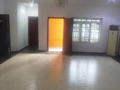 Beautiful 3 Bedroom Spacious & Serviced Apartment, BQ, Ac, Gen — Wuse 2, Abuja
