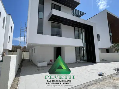Luxury 6 Bedroom Fully Detached Duplex + BQ, Pool, Elevator, Cinema — Lekki, Lagos