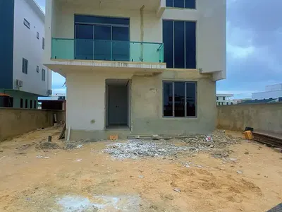5 Bedroom Detached House with BQ — Lekki, Lagos