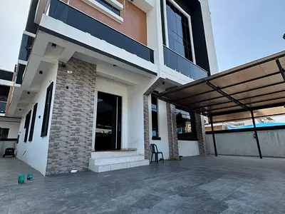 5 Bedroom Detached House with BQ — Bera Estate, Lekki, Lagos
