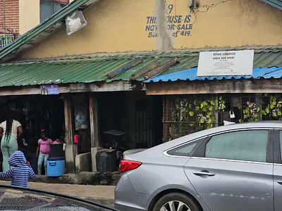Bungalow with 2 Room & Parlour and 3 Shops — Ajegunle, Apapa, Lagos