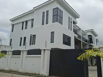 House — Behind CBN Staff Quarters, Utako, Abuja