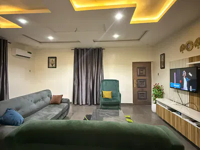 3 Bedroom Apartment — 41 Raufu Williams Crescent Off Adelabu Road, Surulere, Lagos