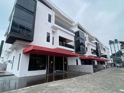 Luxury 5-Bedroom Fully Detached Duplex with BQ & Pool — Ologolo, Lekki, Lagos